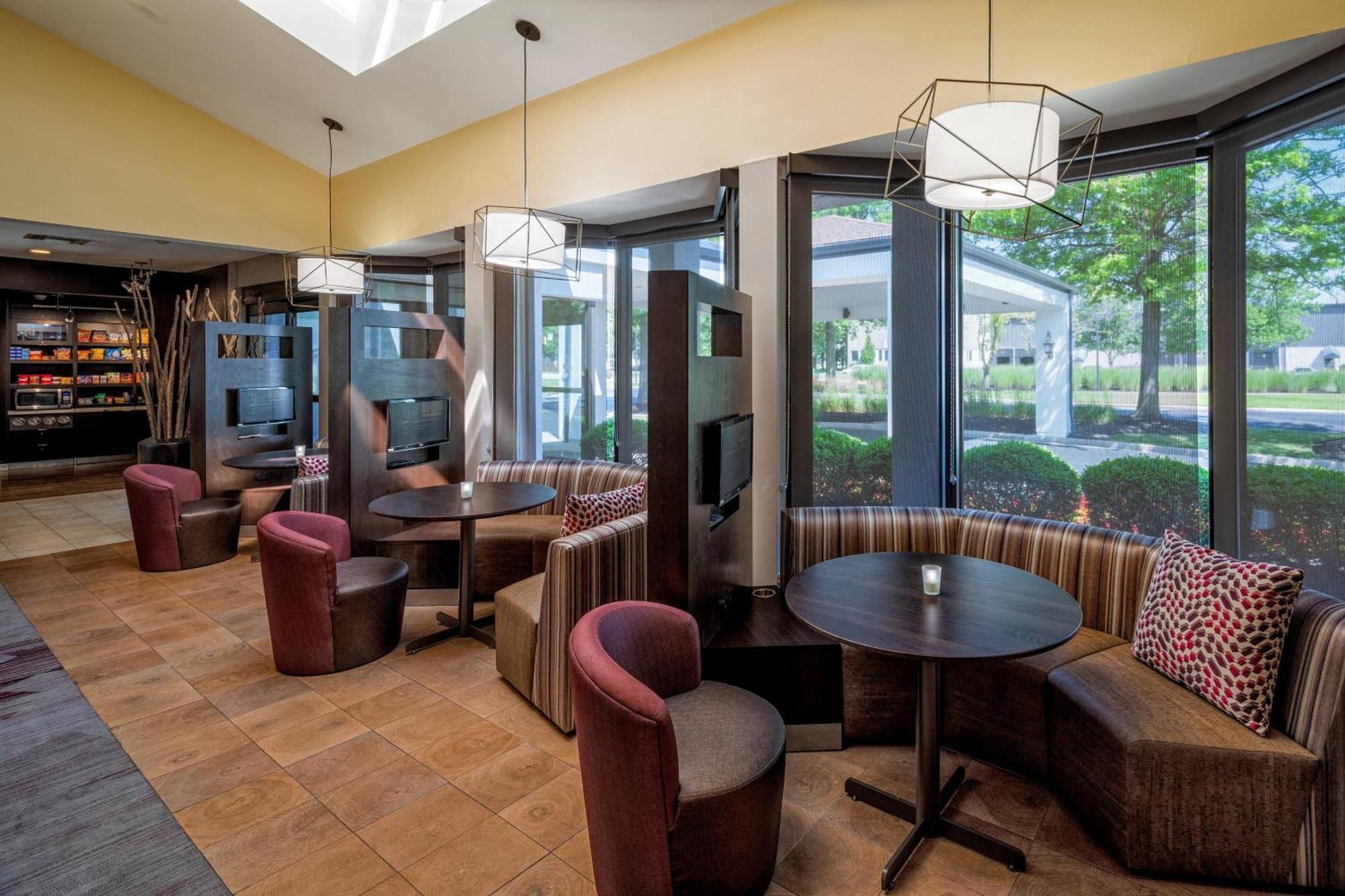 Courtyard Cincinnati Blue Ash Exterior foto