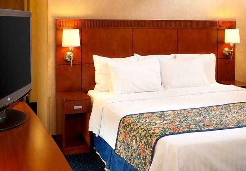 Courtyard Cincinnati Blue Ash Quarto foto